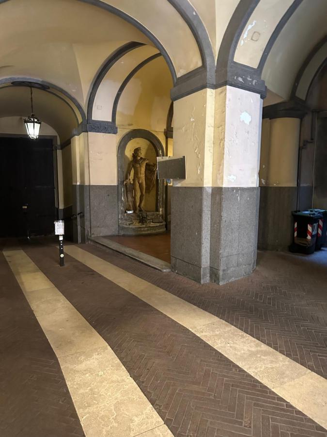 Welcome To Pantheon Apartment